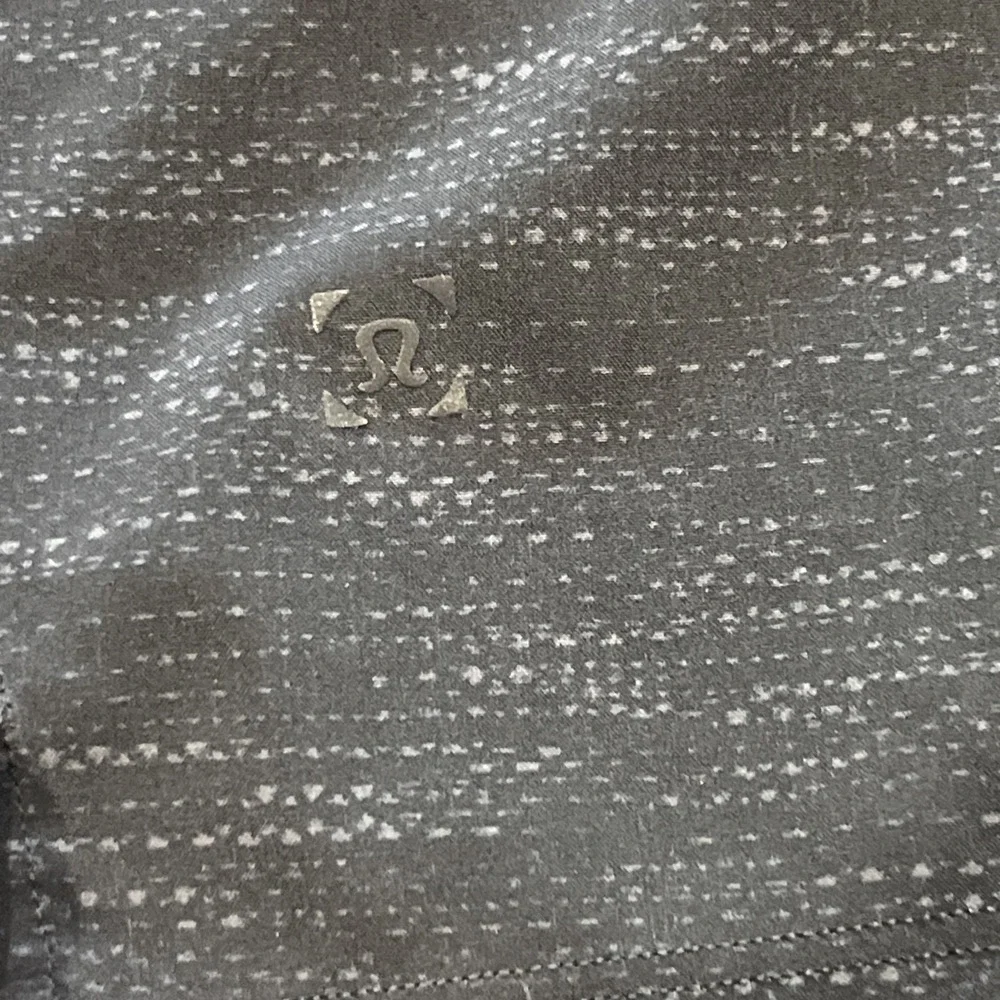 Lululemon Men's Black Athletic 9